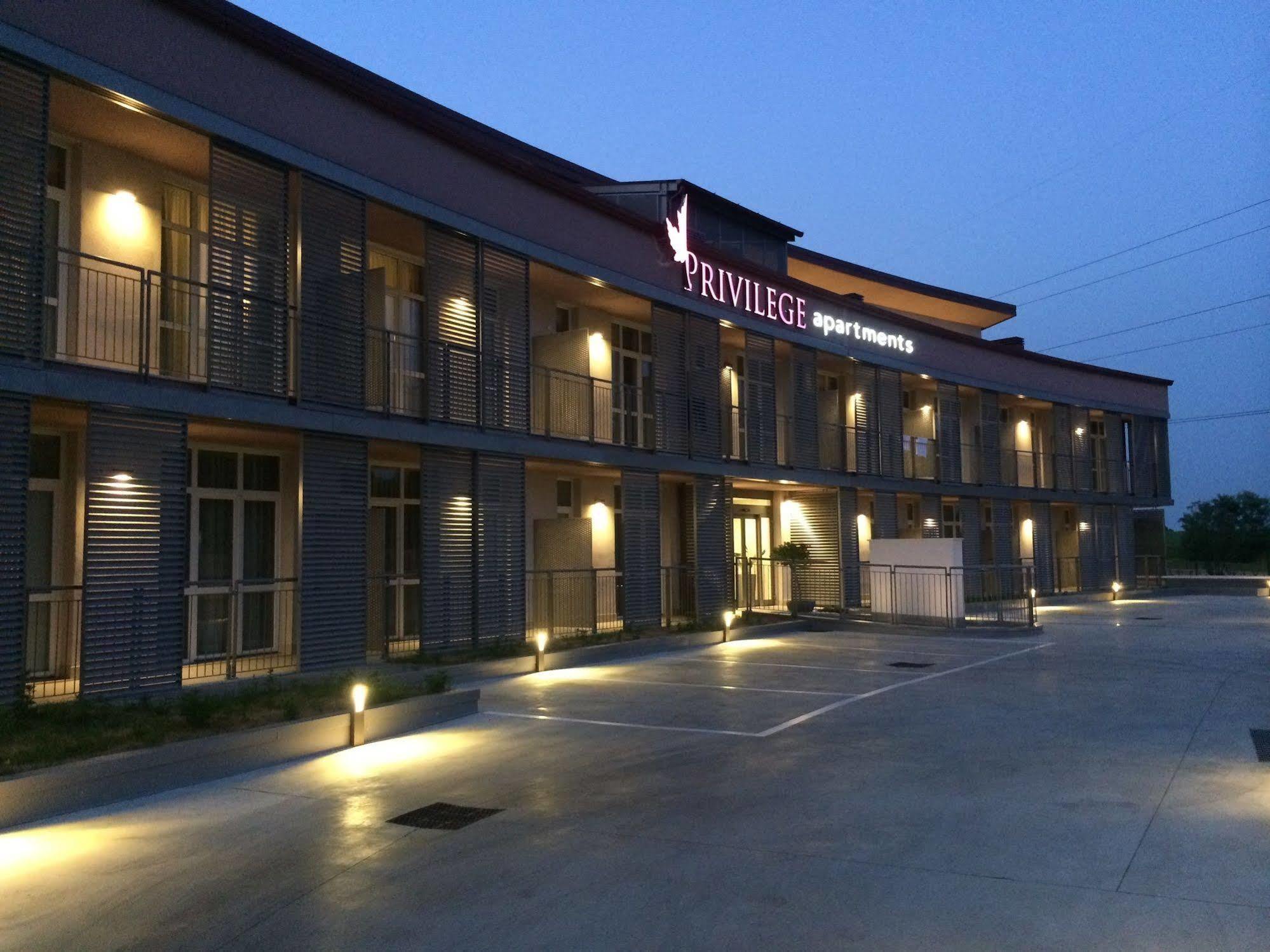 Privilege Apartments Vimercate Luaran gambar