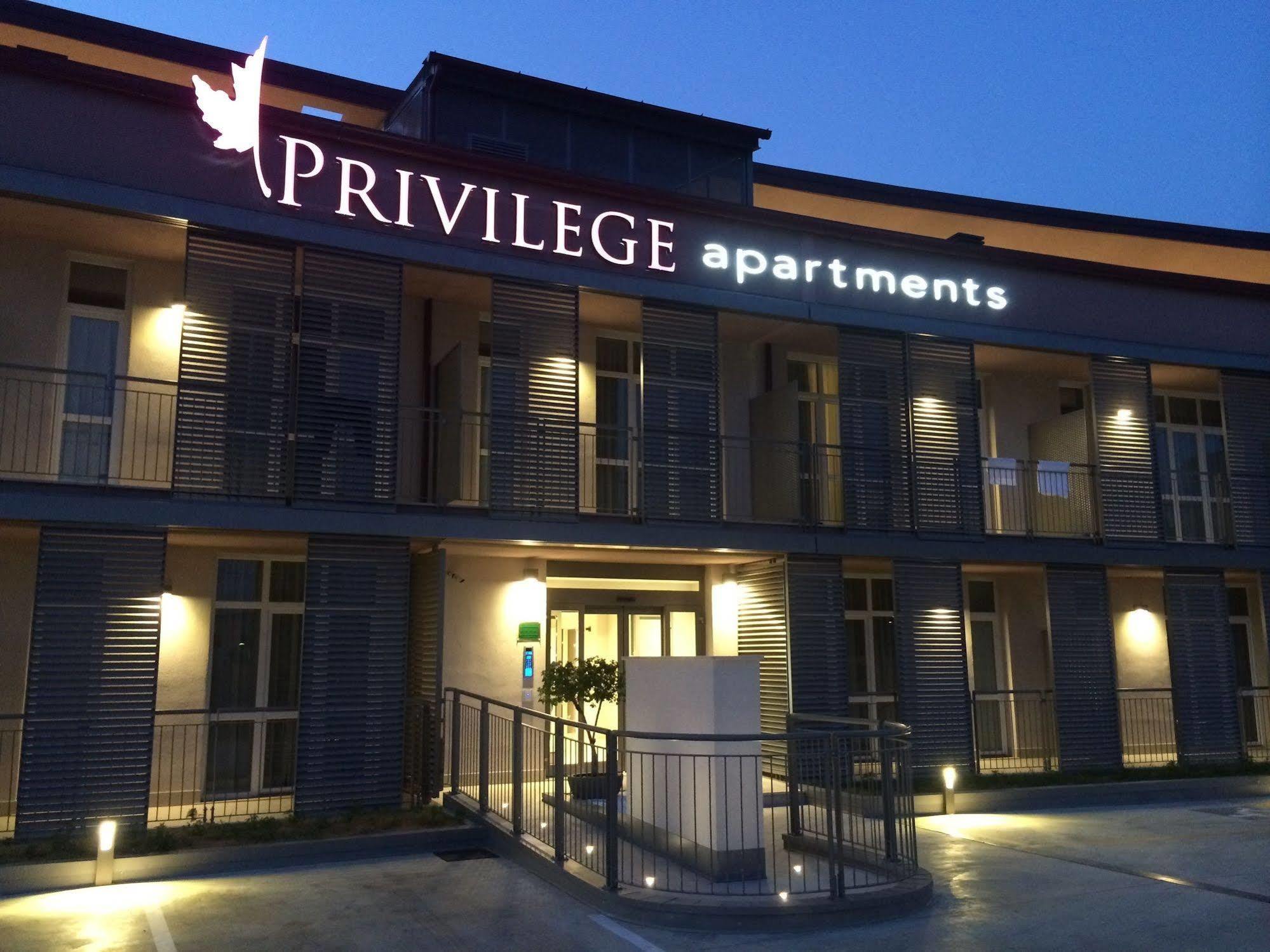 Privilege Apartments Vimercate Luaran gambar