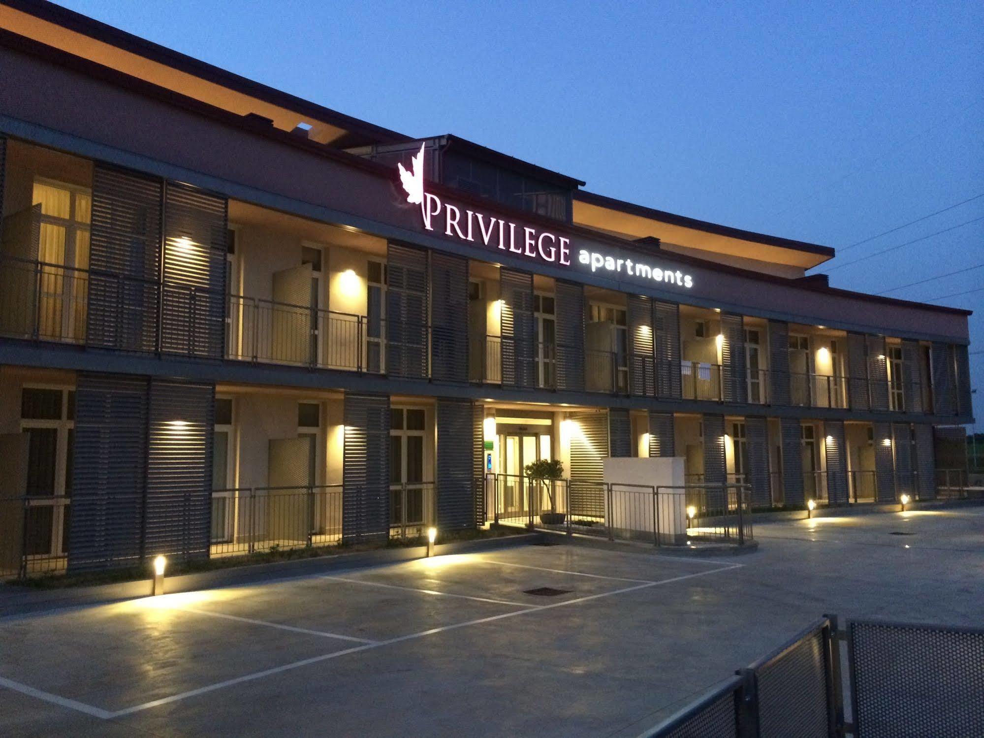 Privilege Apartments Vimercate Luaran gambar